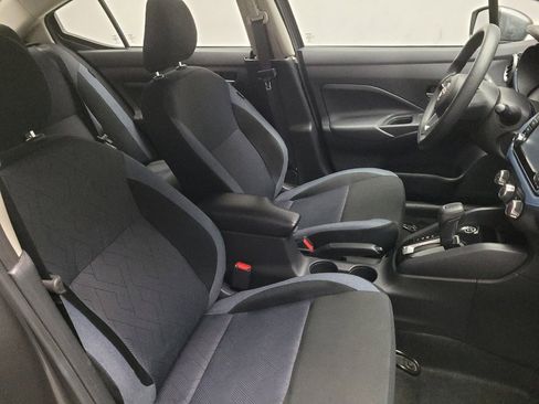 Used 2025 Nissan Versa SV FWD image 21