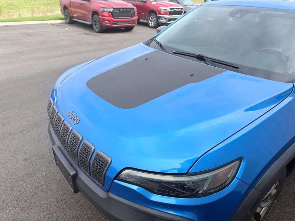 Used 2020 Jeep Cherokee Trailhawk AWD/4WD image 12