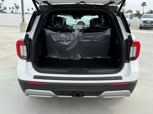 New 2026 Ford Explorer Platinum RWD image 13