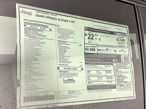 New 2025 Jeep Grand Cherokee Altitude image 14