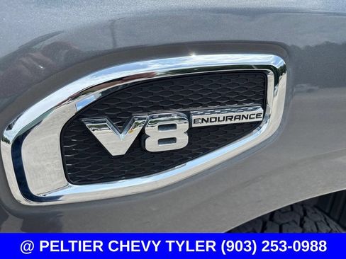 Used 2019 Nissan Titan SV w/ SV Convenience Package AWD/4WD image 10