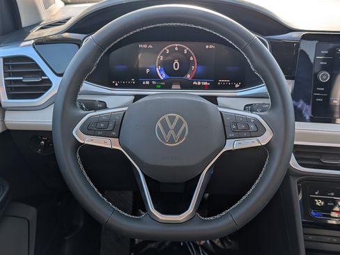 New 2026 Volkswagen Taos SE image 7