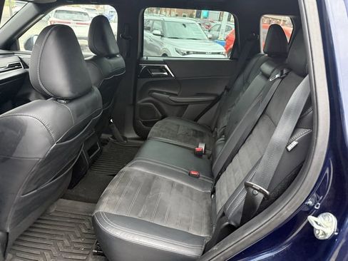 Used 2022 Mitsubishi Outlander SE image 10