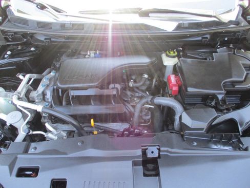 Used 2020 Nissan Rogue Sport SL image 8