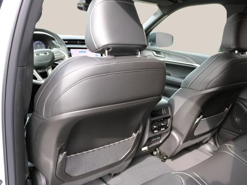 New 2026 Jeep Grand Cherokee Altitude AWD/4WD image 15