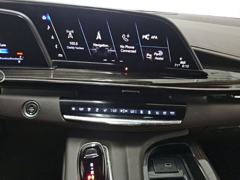 Used 2021 Cadillac Escalade Premium Luxury AWD/4WD image 11