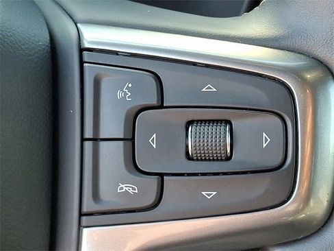 Used 2024 Chevrolet Suburban Premier image 20