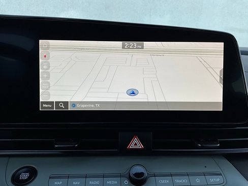 Used 2025 Hyundai Elantra Limited image 35