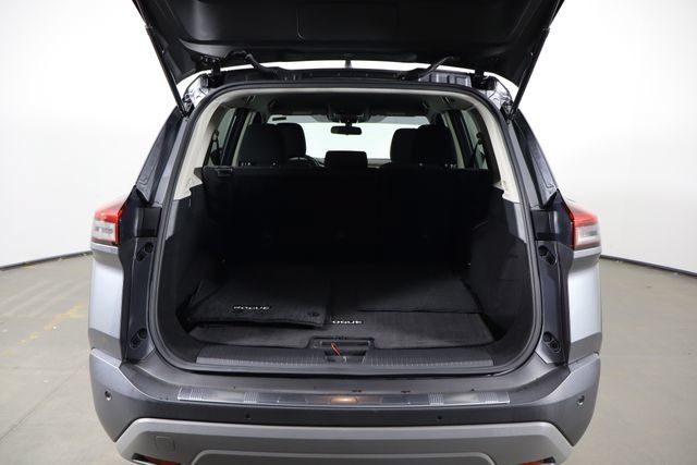 Used 2023 Nissan Rogue SV FWD image 17