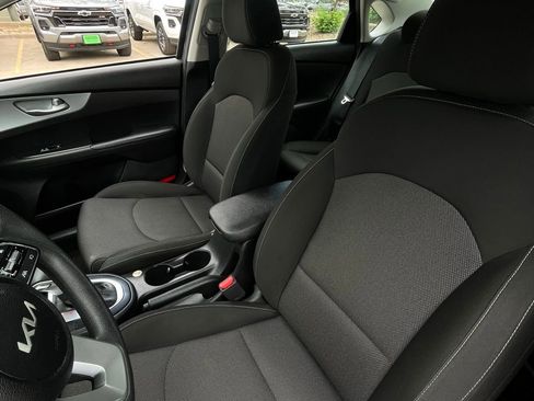 Used 2023 Kia Forte LXS image 20