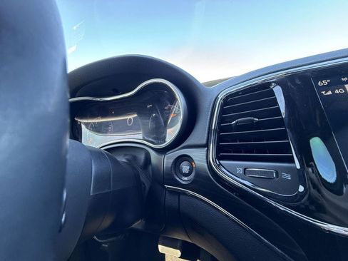 Used 2022 Jeep Grand Cherokee Limited image 23