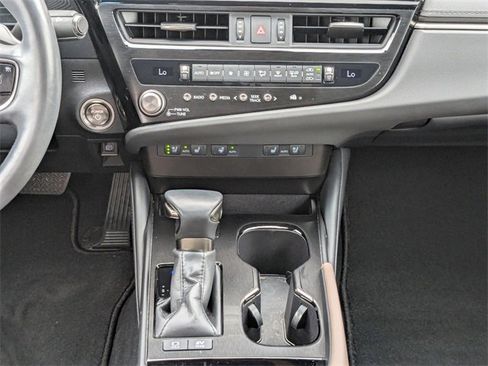 Certified 2023 Lexus ES 300h w/ Premium Package image 18