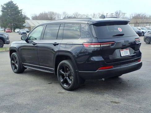 Used 2024 Jeep Grand Cherokee L Limited w/ Black Appearance Package image 22