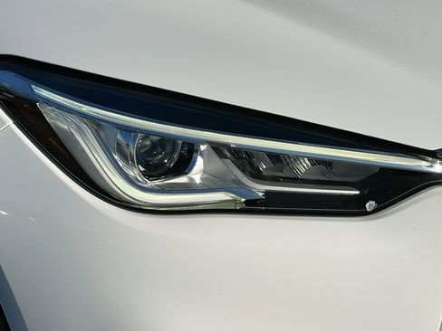 Certified 2021 INFINITI QX50 Luxe image 4