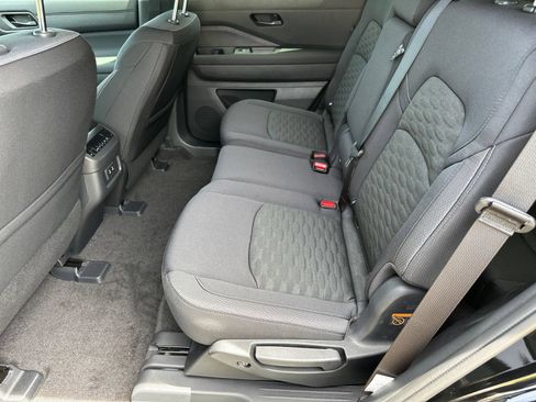 New 2026 Nissan Pathfinder SV w/ SV Premium Package FWD image 20