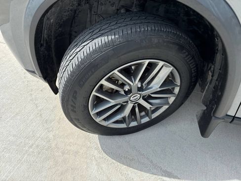 Used 2021 Nissan Rogue S FWD image 8