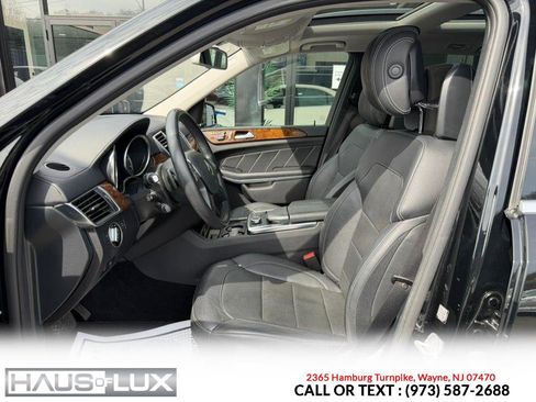 Used 2014 Mercedes-Benz GL 550 4MATIC w/ Driver Assistance Package image 16