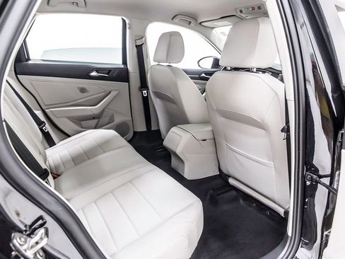 Used 2023 Volkswagen Jetta SE image 34