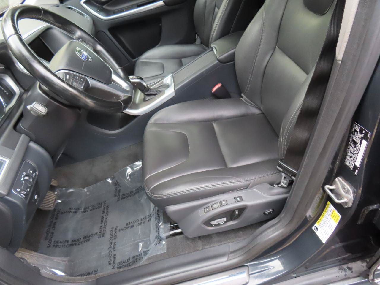 Used 2015 Volvo XC60 T5 Premier FWD image 11