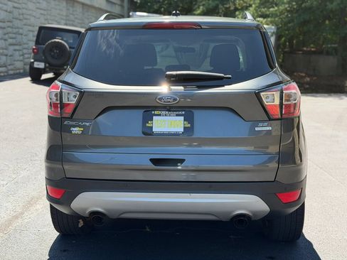 Used 2017 Ford Escape SE w/ Equipment Group 201A FWD image 8