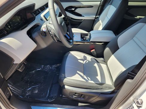 New 2026 Land Rover Range Rover Evoque Dynamic SE AWD/4WD image 9