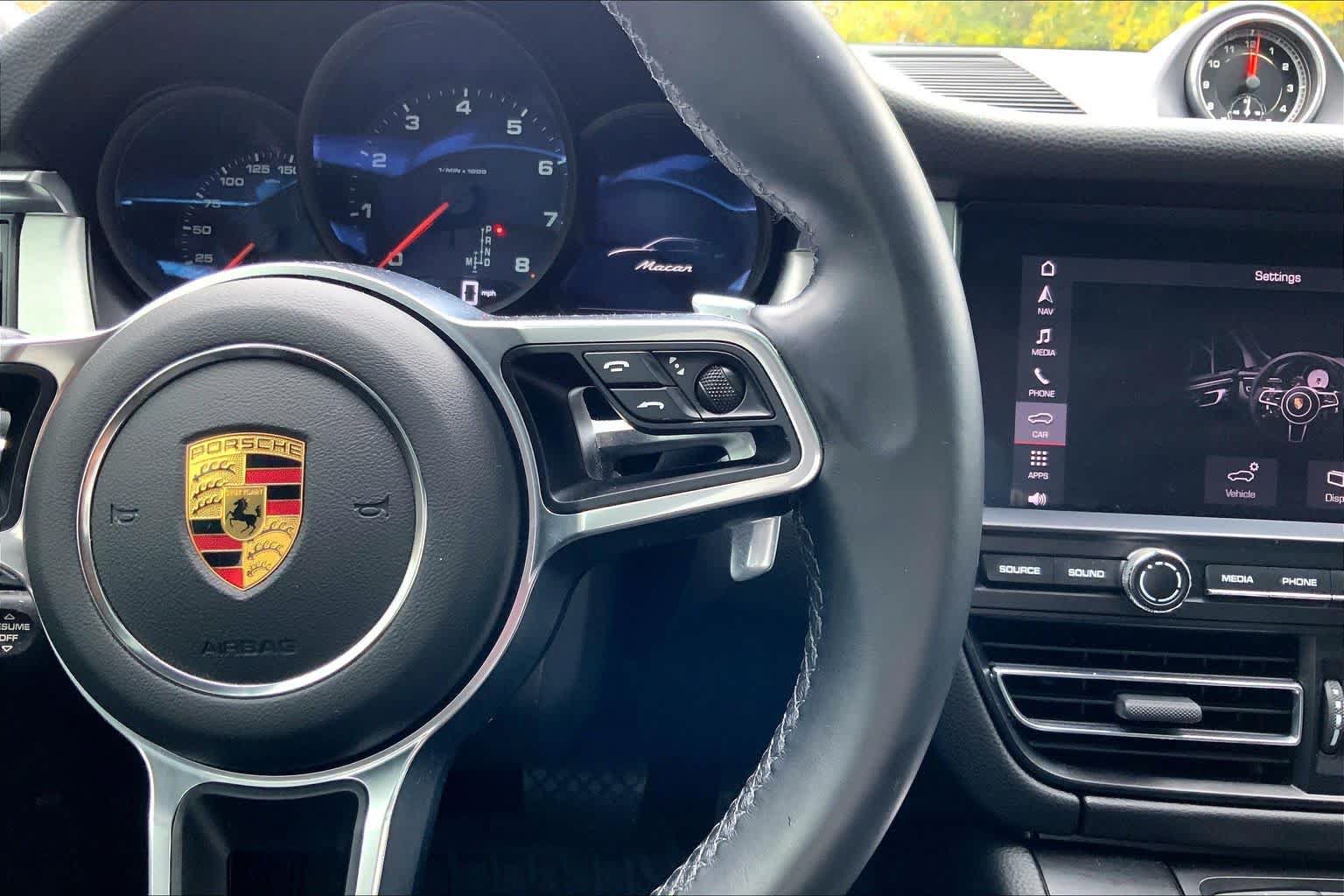 Used 2021 Porsche Macan AWD/4WD image 25
