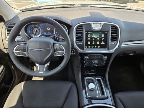 Certified 2023 Chrysler 300 Touring RWD image 6