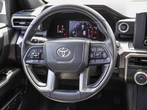 Certified 2025 Toyota 4Runner SR5 AWD/4WD image 17