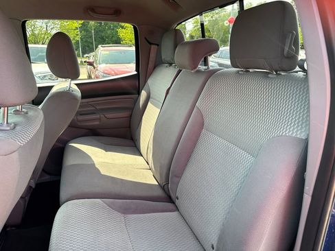 Used 2015 Toyota Tacoma 4x4 Double Cab w/ SR5 Package image 32