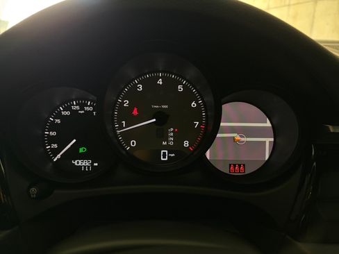 Used 2023 Porsche Macan S AWD/4WD image 6