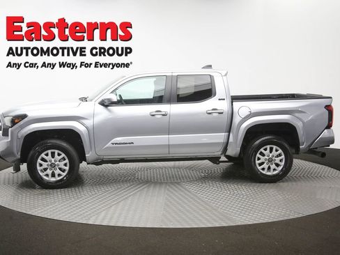 Used 2024 Toyota Tacoma SR5 AWD/4WD image 60