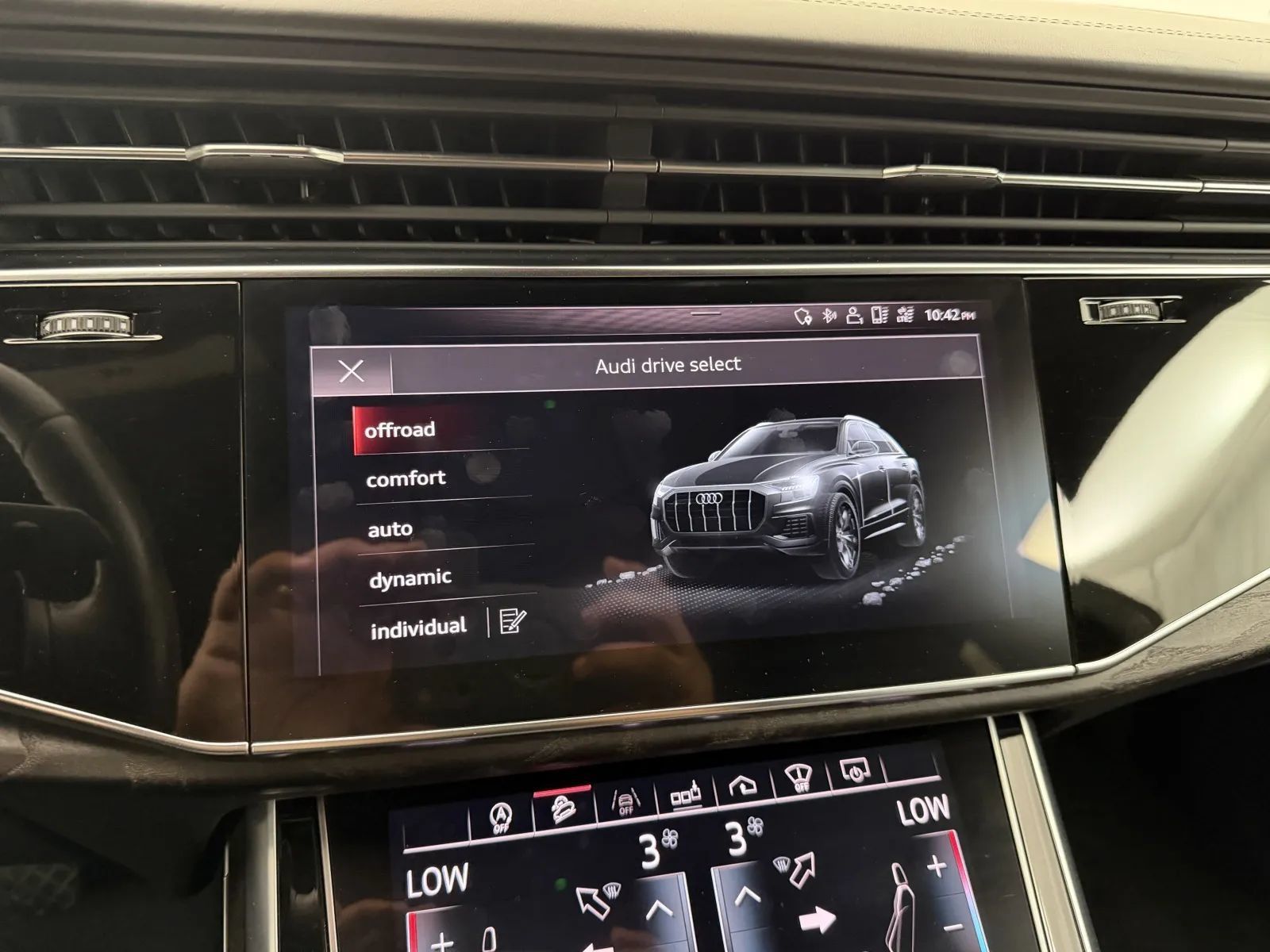 Used 2019 Audi Q8 Prestige AWD/4WD image 27