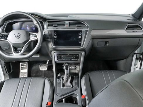 Used 2024 Volkswagen Tiguan SE R-Line image 20