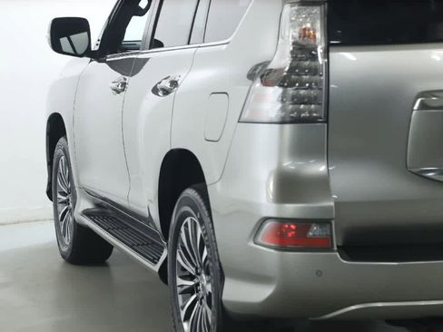 Used 2021 Lexus GX 460 Luxury w/ Accessory Package AWD/4WD image 43