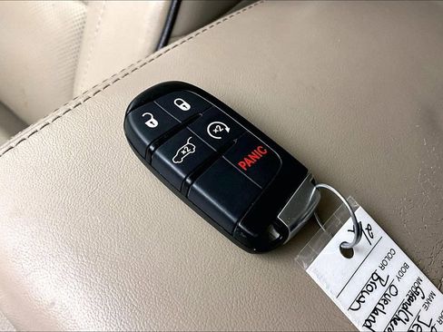 Used 2017 Jeep Grand Cherokee Overland w/ Jeep Active Safety Group image 13