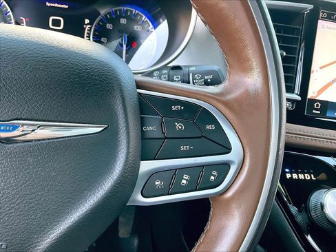 Used 2021 Chrysler Pacifica Limited AWD/4WD image 24