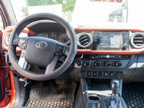 Used 2016 Toyota Tacoma TRD Sport AWD/4WD image 14