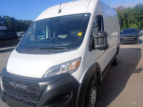 Used 2024 RAM ProMaster 2500 w/ Convenience Group FWD image 15