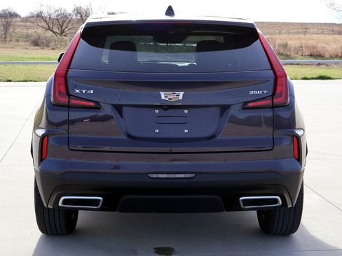 Used 2025 Cadillac XT4 Premium Luxury FWD image 7