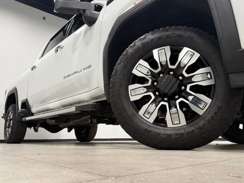 Used 2024 GMC Sierra 3500 Denali w/ Denali Reserve Package image 3