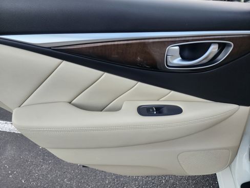 Used 2019 INFINITI Q50 Luxe w/ Essential Package (3.0T Luxe) image 19