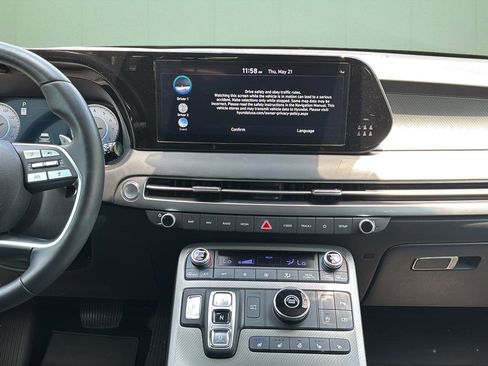 Used 2024 Hyundai Palisade SEL FWD image 18