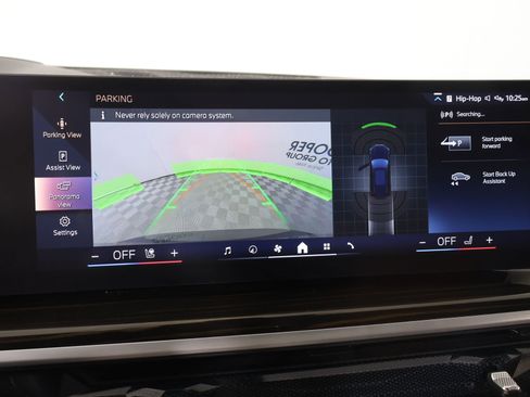 Used 2024 BMW X5 xDrive40i w/ M Sport Package image 6