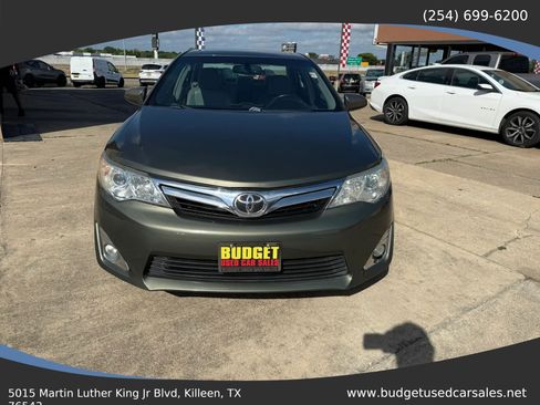 Used 2012 Toyota Camry XLE FWD image 2