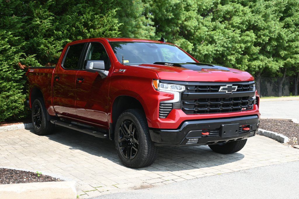 Used 2024 Chevrolet Silverado 1500 LT Trail Boss w/ LT Trail Boss Premium Package AWD/4WD image 9