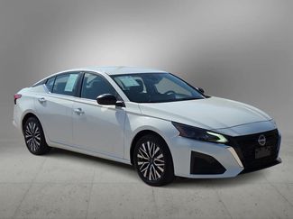 Used 2025 Nissan Altima 2.5 SV FWD video 2