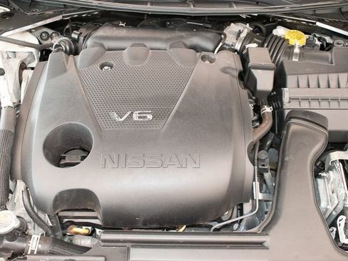 Used 2023 Nissan Maxima SR FWD image 3