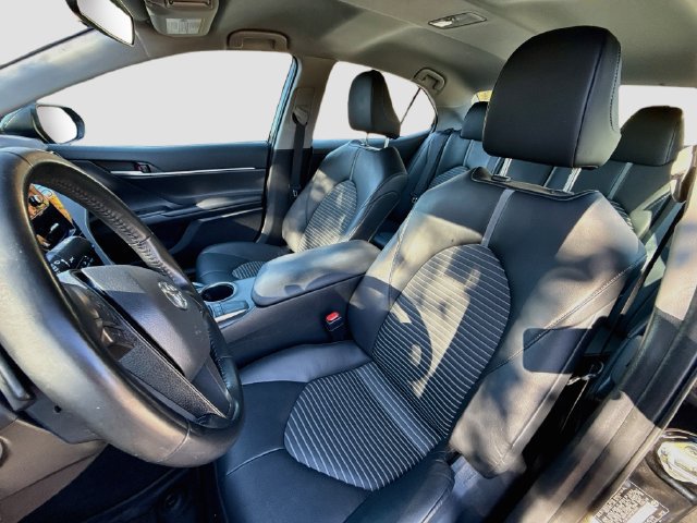 Used 2023 Toyota Camry SE FWD image 11