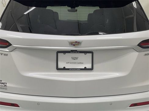 Certified 2025 Cadillac XT6 Premium Luxury w/ Platinum Package image 18