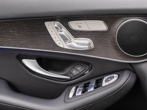 Used 2022 Mercedes-Benz GLC 300 GLC 300 w/ Multimedia Package Lite image 14